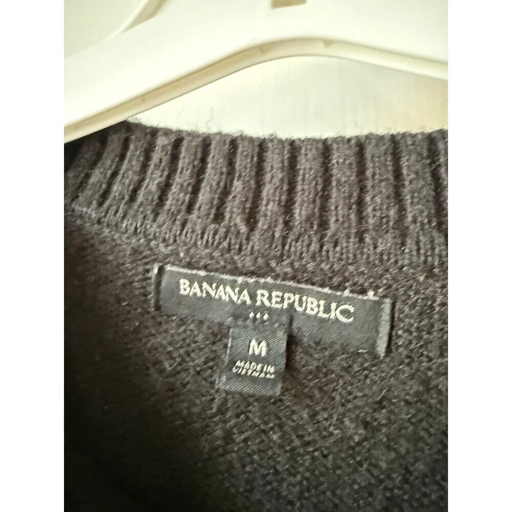Banana republic men’s size medium black sweater